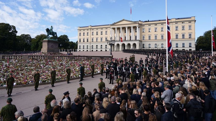 Trauerfeierlichkeiten vor dem Königsschloss Oslo für König Harald V