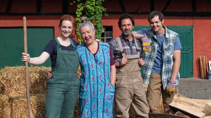 "Waidendorf"-Cast Vanessa Stoll, Gerlinde Dillge, Vassily Kazakos und Carlo Woltiri