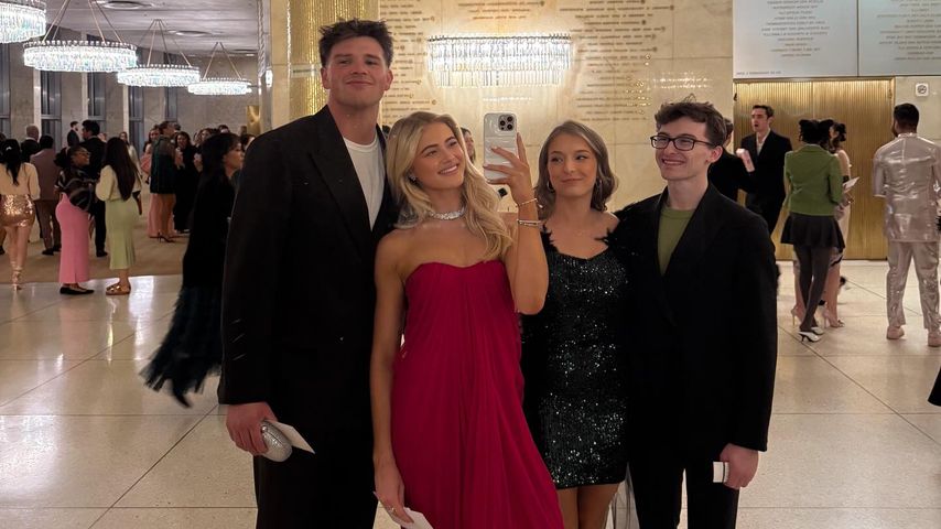 Walker Lyons, Rylee Arnold, Tess McCracken und Stephen Nedoroscik im November 2024