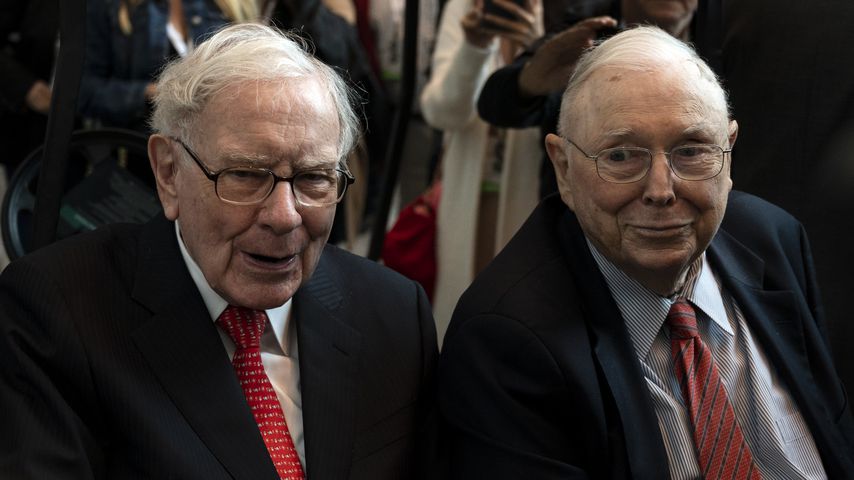 Warren Buffett und Charlie Munger beim jährlichen Treffen der Berkshire-Hathaway-Aktieninhaber, 2019