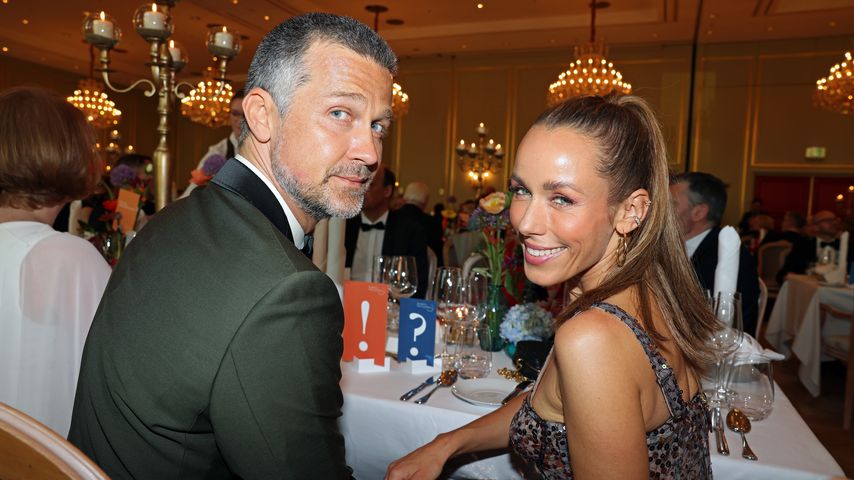 Annemarie und Wayne Carpendale parodieren Macron-Klatscher