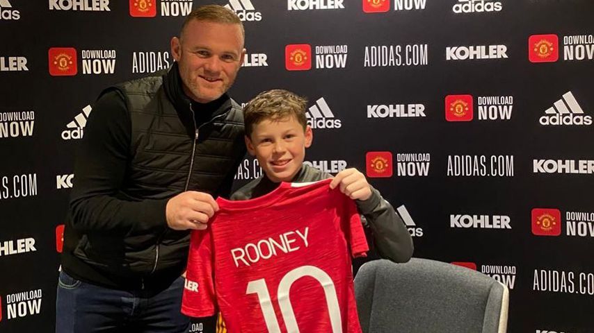 Wie Papa Wayne: Kai Rooney unterschreibt Kicker-Vertrag