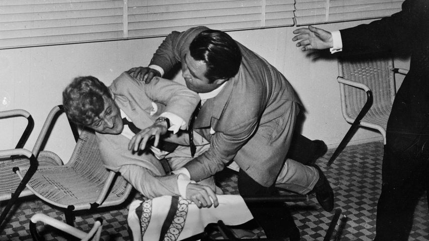 Wee Willie Harris und ein Fotograf im August 1962