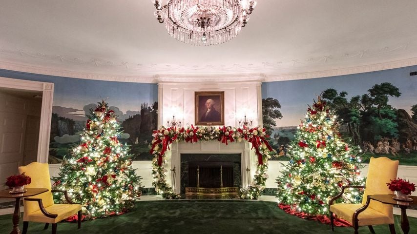 Weihnachtliche Dekoration im Weißen Haus in Washington D. C.