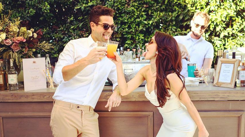 Wells Adams und Sarah Hyland bei ihrer Verlobungsparty, Oktober 2019