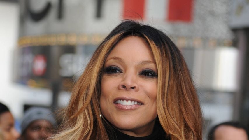 Bei PETAs Winterkampagne in New York: Wendy Williams präsentiert "Rather Go Naked Than Wear Fur" am Times Square, 28. November 2012
