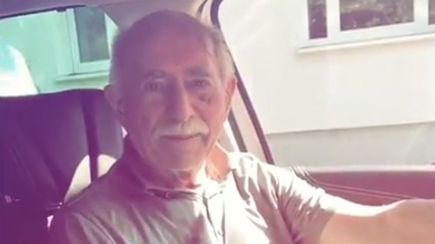 Werner Hansch in seinem neuen Auto, August 2020