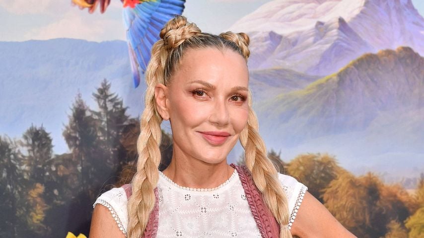 Whigfield im rosafarbenen Dirndl beim HeidiFest by Heidi Klum im Münchner Hofbräuhaus