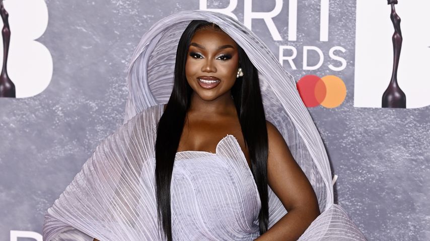 Whitney Adebayo, Internetstar