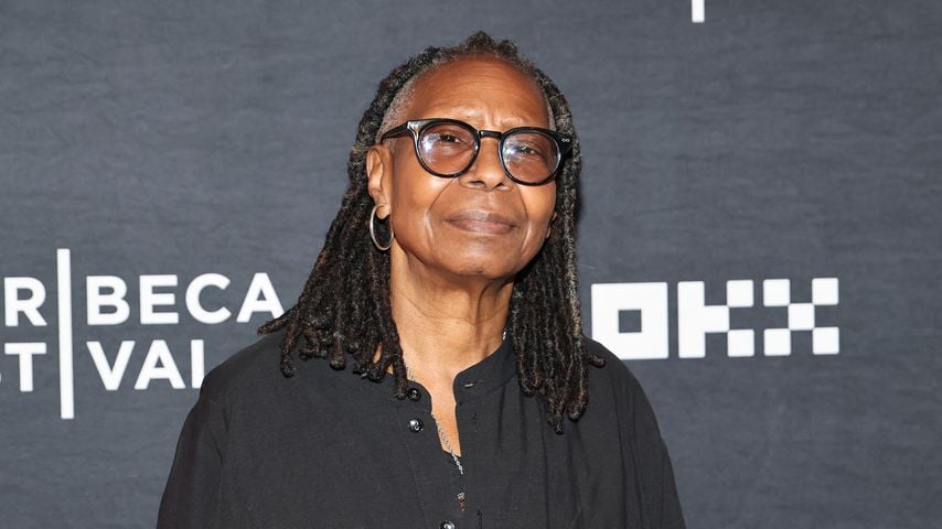 Whoopi Goldberg durch Vulkanausbruch in Italien festgehalten