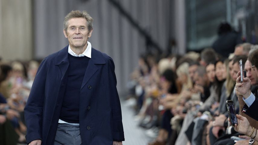 Willem Dafoe bei der Miu-Miu-Modenschau, Oktober 2024