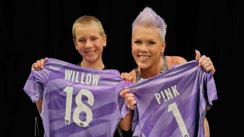 Pink singt gemeinsam mit ihrer Tochter Willow (13) bei Event