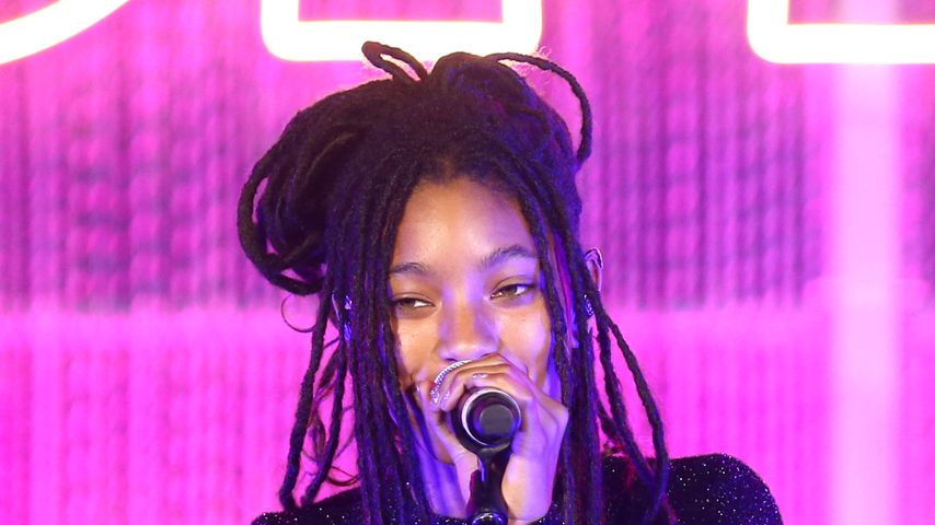 Willow Smith: Zahnspangen-Show in der Frontrow