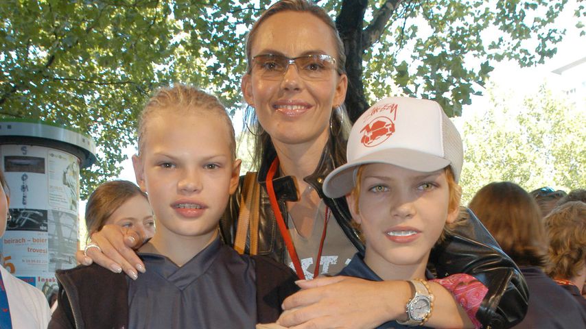Wilson Gonzalez, Natascha und Jimi Blue Ochsenknecht bei der "Die Wilden Kerle"-Premiere 2003
