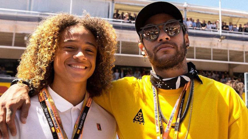 Xavi Simons mit Fußballprofi Neymar Jr.