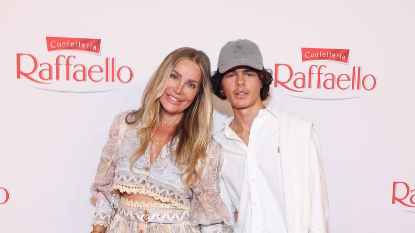 Xenia Seeberg und ihr Sohn Philip-Elias Martinek im Juni 2024