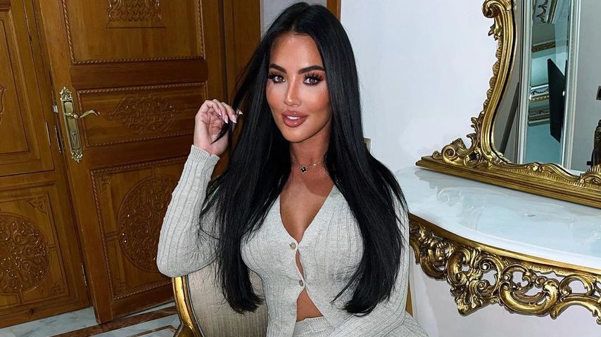 Yazmin Oukhellou, britische TV-Bekanntheit