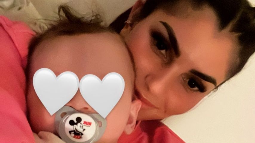 Yeliz Koc mit ihrer Tochter Snow Elanie im März 2022