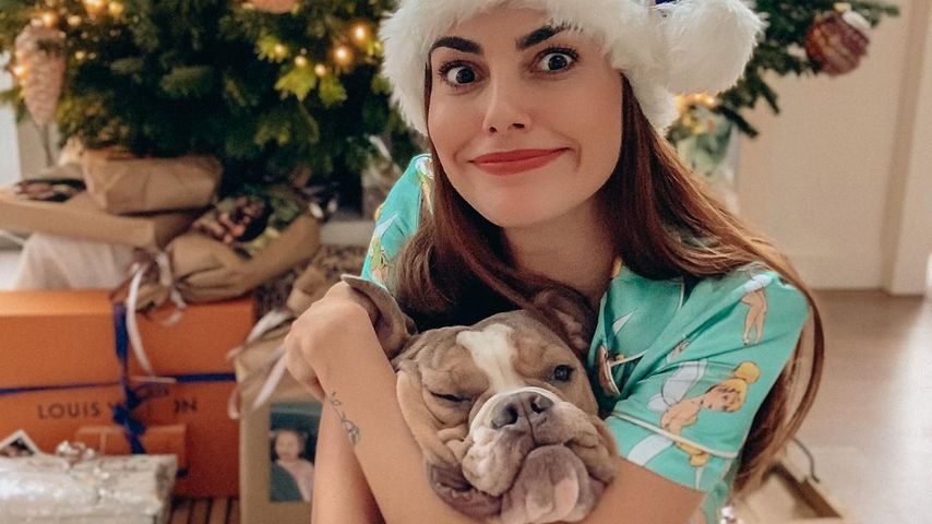 Yeliz Koc mit ihrer Hündin Luna im Dezember 2020