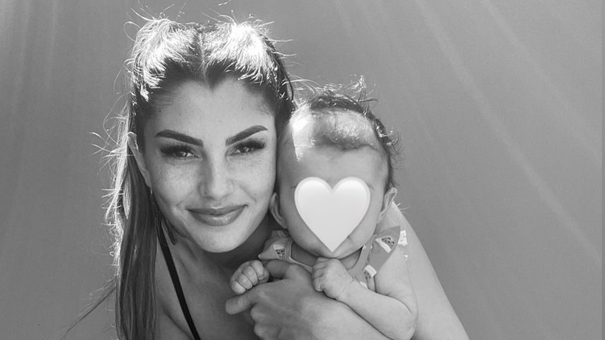 Yeliz Koc mit ihrer Tochter Snow Elanie