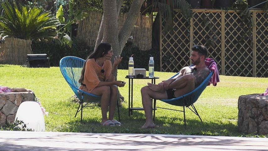 Yeliz Koc und Bryan bei "Make Love, Fake Love"