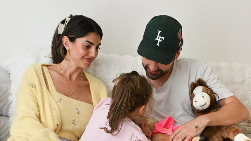 Yeliz Koc und Jimi Blue Ochsenknecht mit ihrer Tochter Snow in "Yeliz & Jimi – We Are Family?!"