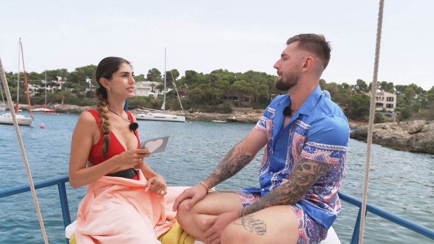 Yeliz Koc und Philipp bei "Make Love, Fake Love"