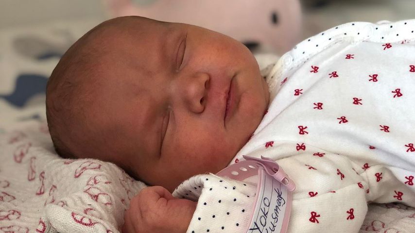 Zucker! So süß schlummert Janni und Peers Töchterchen Yoko
