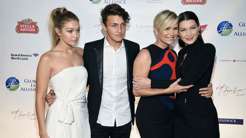 Gigi, Anwar, Yolanda und Bella Hadid bei der "Global Lyme Alliance" in New York 2015