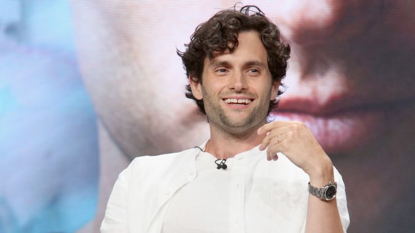 "You"-Star Penn Badgley teilt lustige "Anti-Hero"-Parodie