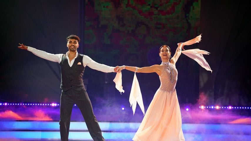 Younes Zarou und Malika Dzumaev bei "Let's Dance"