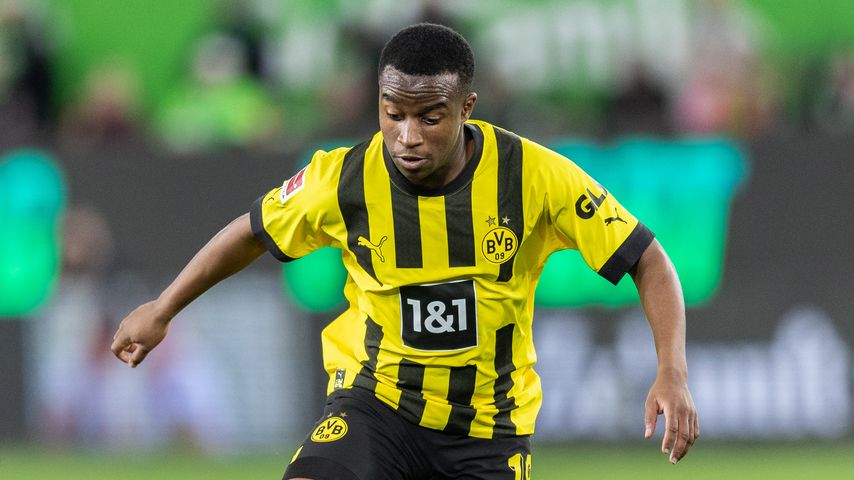 Youssoufa Moukoko, Fußball-Youngster