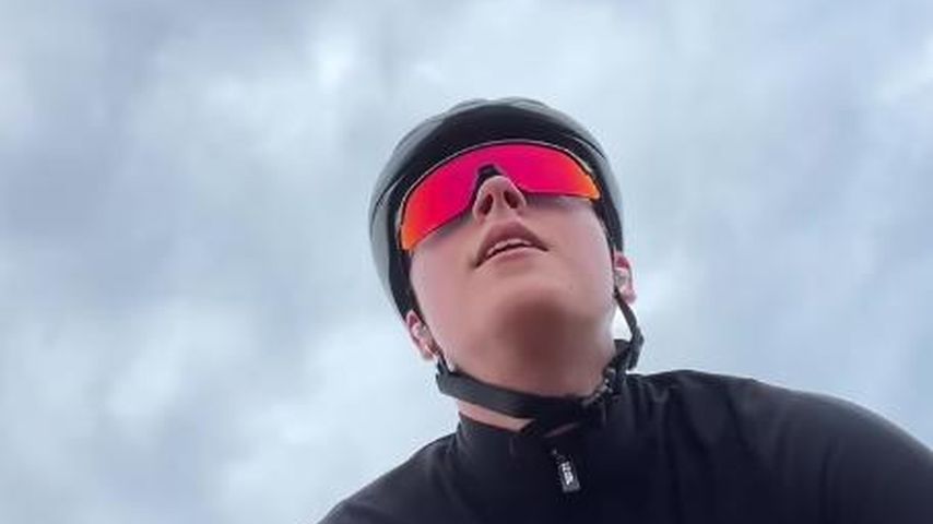 "Aus Langeweile": YouTuberin Annikazion radelt 450 Kilometer