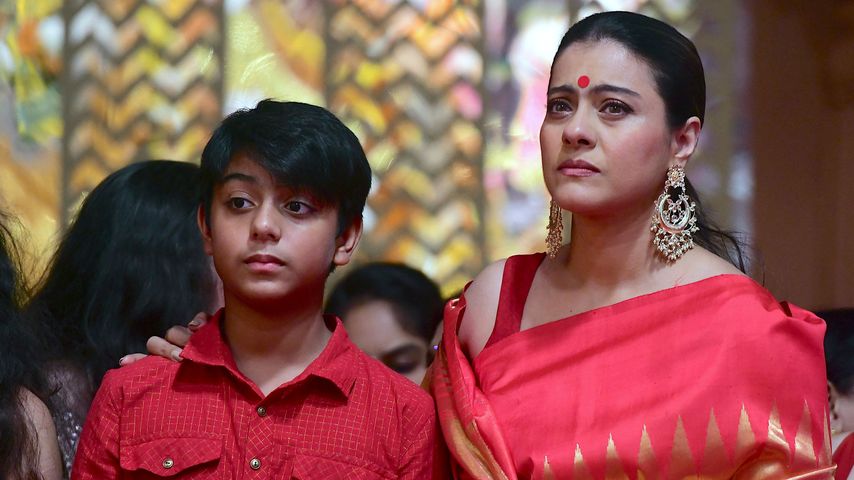 Yug Devgan mit seiner Mutter Kajol, Oktober 2022