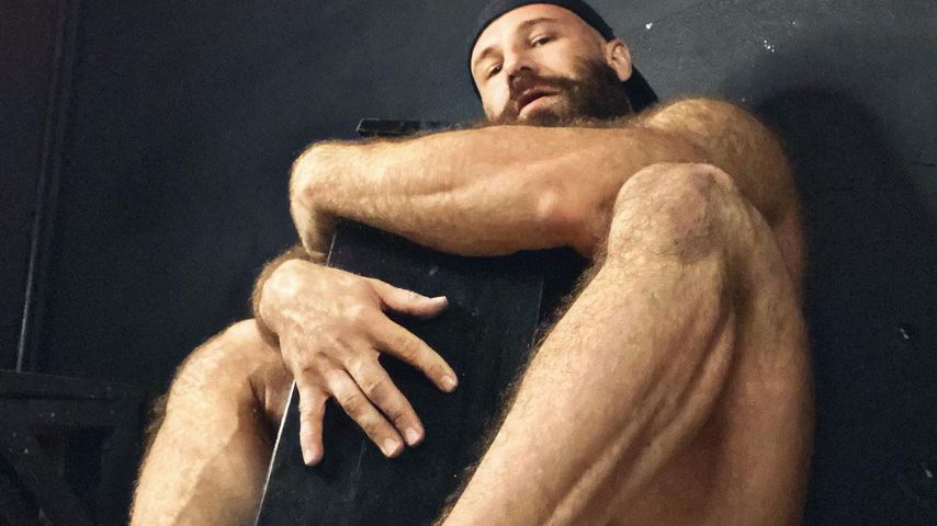 Yuri Tolochko mit seinem Aschenbecher