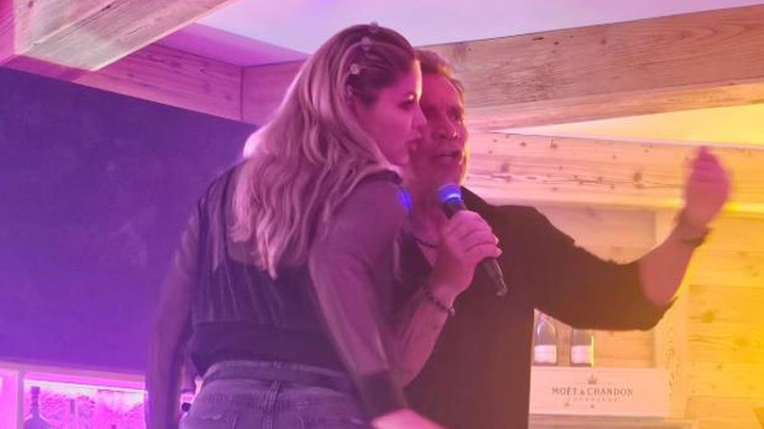 Yvonne Woelke und Peter Klein bei einem Auftritt in "Krümels Stadl" auf Mallorca