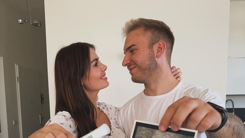 Yvonnedilauro und ihr Mann Alex bei der Verkündung ihrer zweiten Schwangerschaft