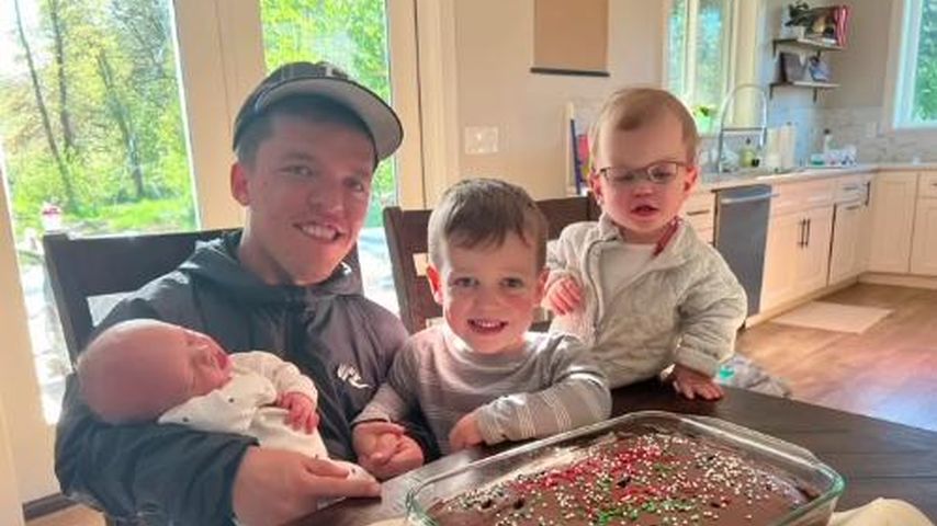 Zach Roloff mit seinen Kindern Josiah, Jackson und Lilah im Mai 2022