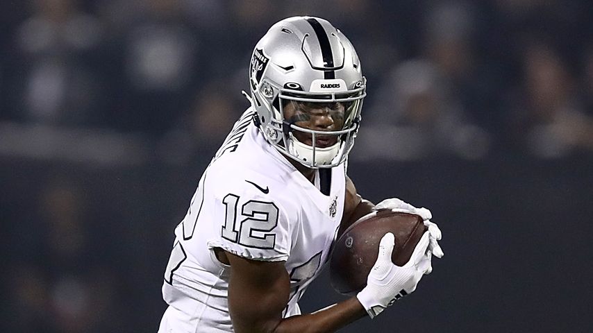 Zay Jones, NFL-Star