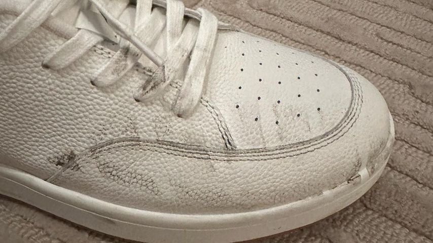 Zayn Maliks Schuh, nachdem ein Auto seinen Fuß überrollte