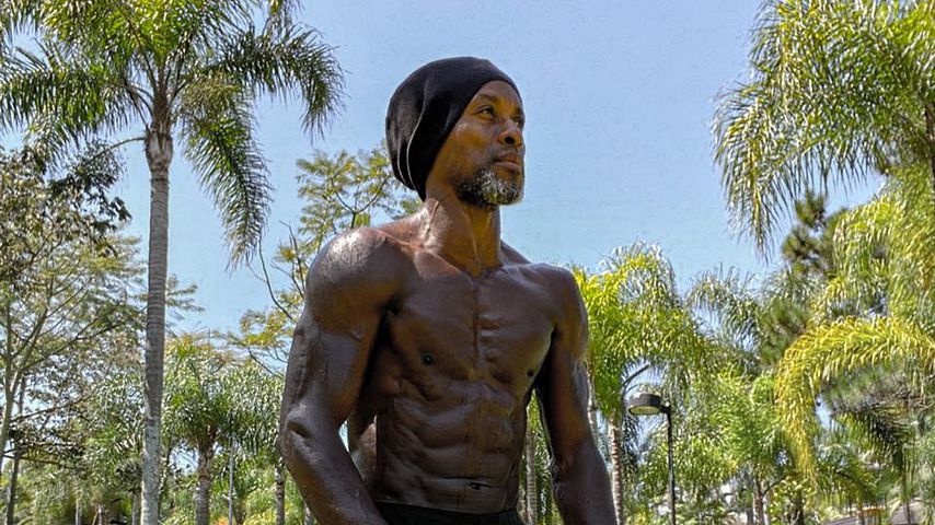 Kaum zu glauben: Ex-Fußball-Star (45) zeigt Mega-Sixpack