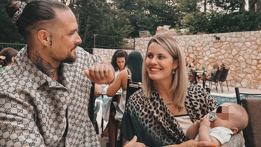Zico Banach und Pia Tillmann mit Söhnchen Pepe