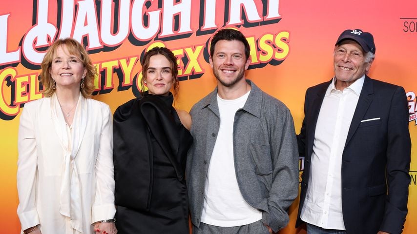 Zoey Deutch mit ihrem Verlobten Jimmy Tatro sowie ihren Eltern Lea Thompson und Howard Deutch