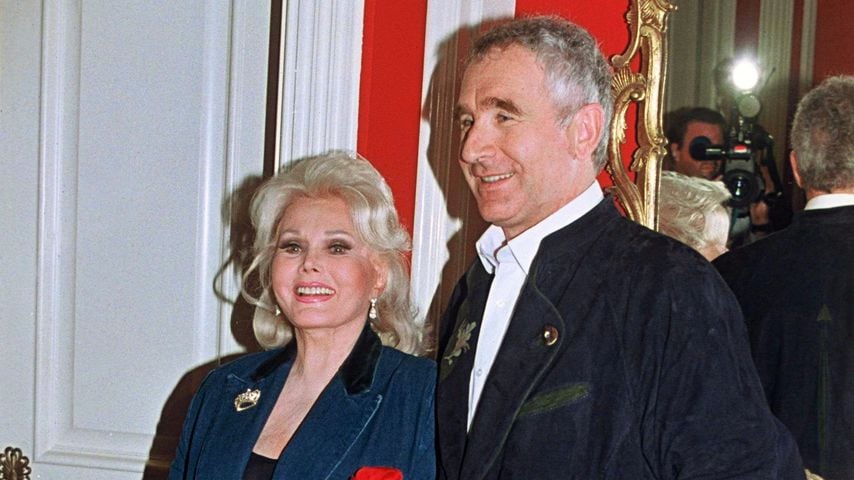 Zsa Zsa Gabor und Frédéric von Anhalt 1993 in ihrem Haus in Beverly Hills