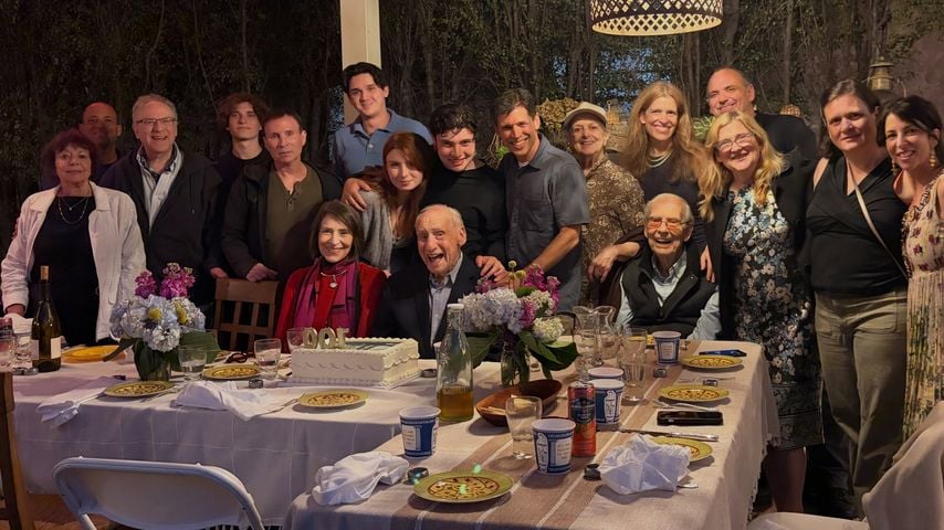 Die Comedy-Legende Mel Brooks wird stolze 100. Jahre alt und feiert im familiären Kreis.