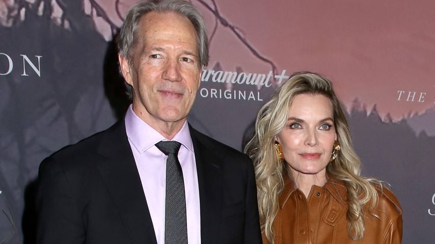 Selten: Michelle Pfeiffer posiert mit ihrem Mann bei Event